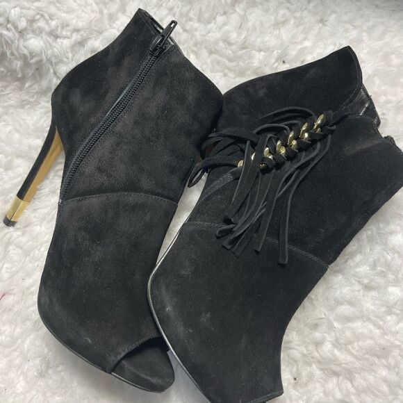 Guess Aziz black suede fringe ankle boots peep toe gold tone accent SZ9.5 - Picture 7 of 10
